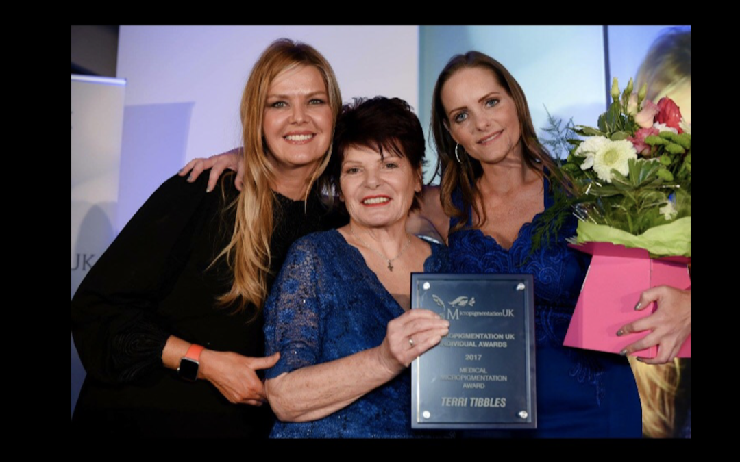 Vicky Martin at the UK Micropigmentation award 2017. With other inspiring PMU Permanent makeup specialists